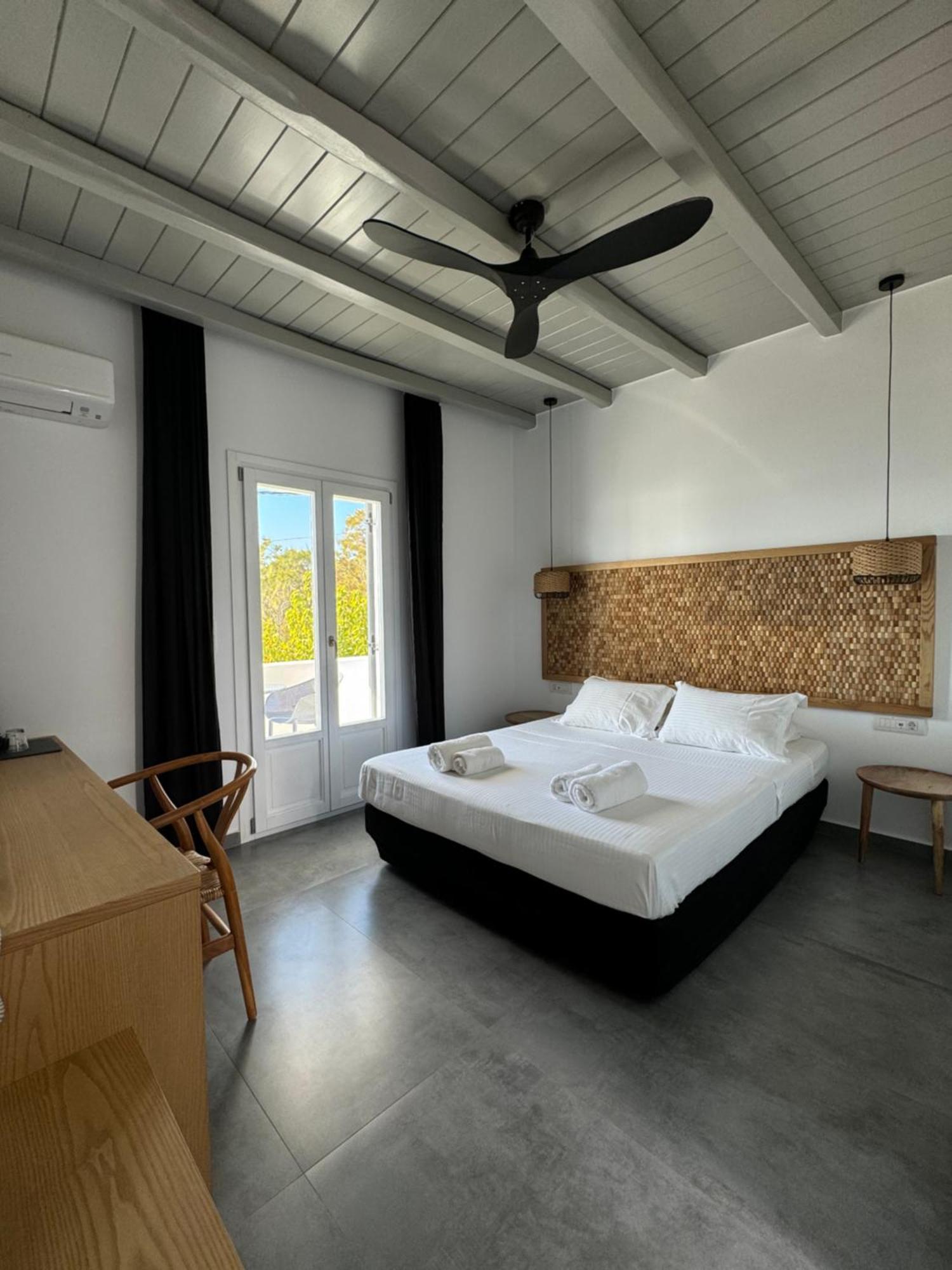 Parian Village Beach Hotel - Adults Only Парос Стая снимка